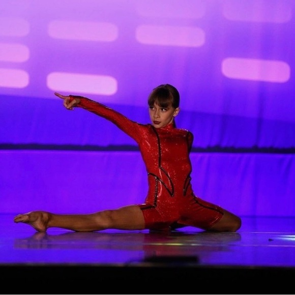 CUSTOM DANCEWEAR Duet Contemporary Red & Blue - Picture 9 of 9